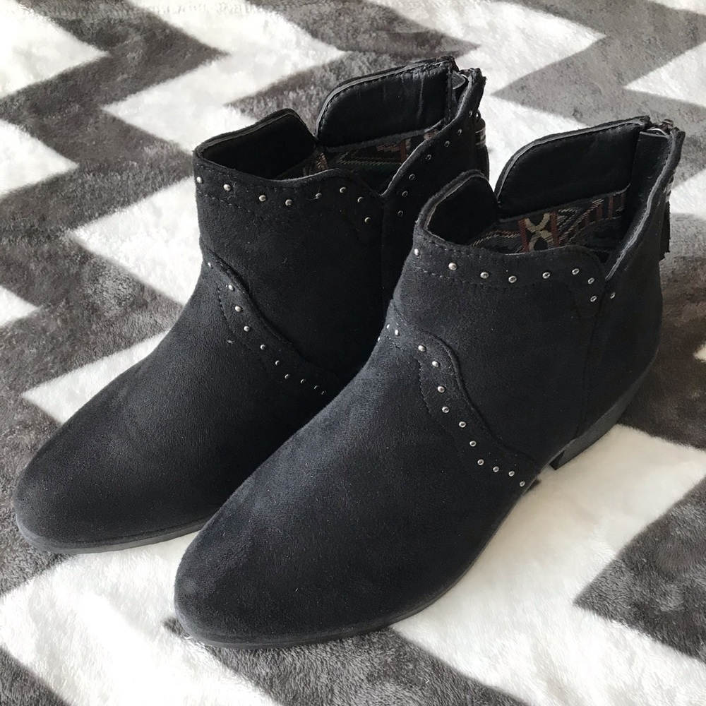 NWOT Rue 21 | Black Suede Ankle Boots